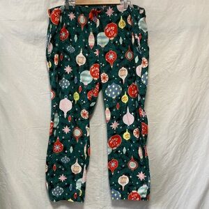 Old Navy Women's Festive Ornament Flannel Pajama Pants - Green and Red